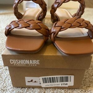 Cushionaire Women's Tan Sandals